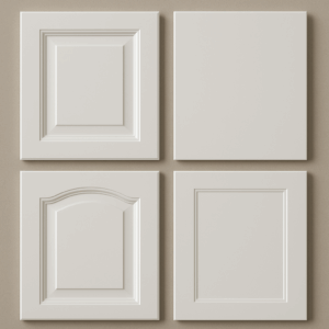 Cztery białe fronty lakierowane o różnych wzorach – gładki, z prostym frezowaniem, z ozdobnym prostokątnym panelem oraz z łukowym wykończeniem – ułożone w kwadrat na neutralnym tle.